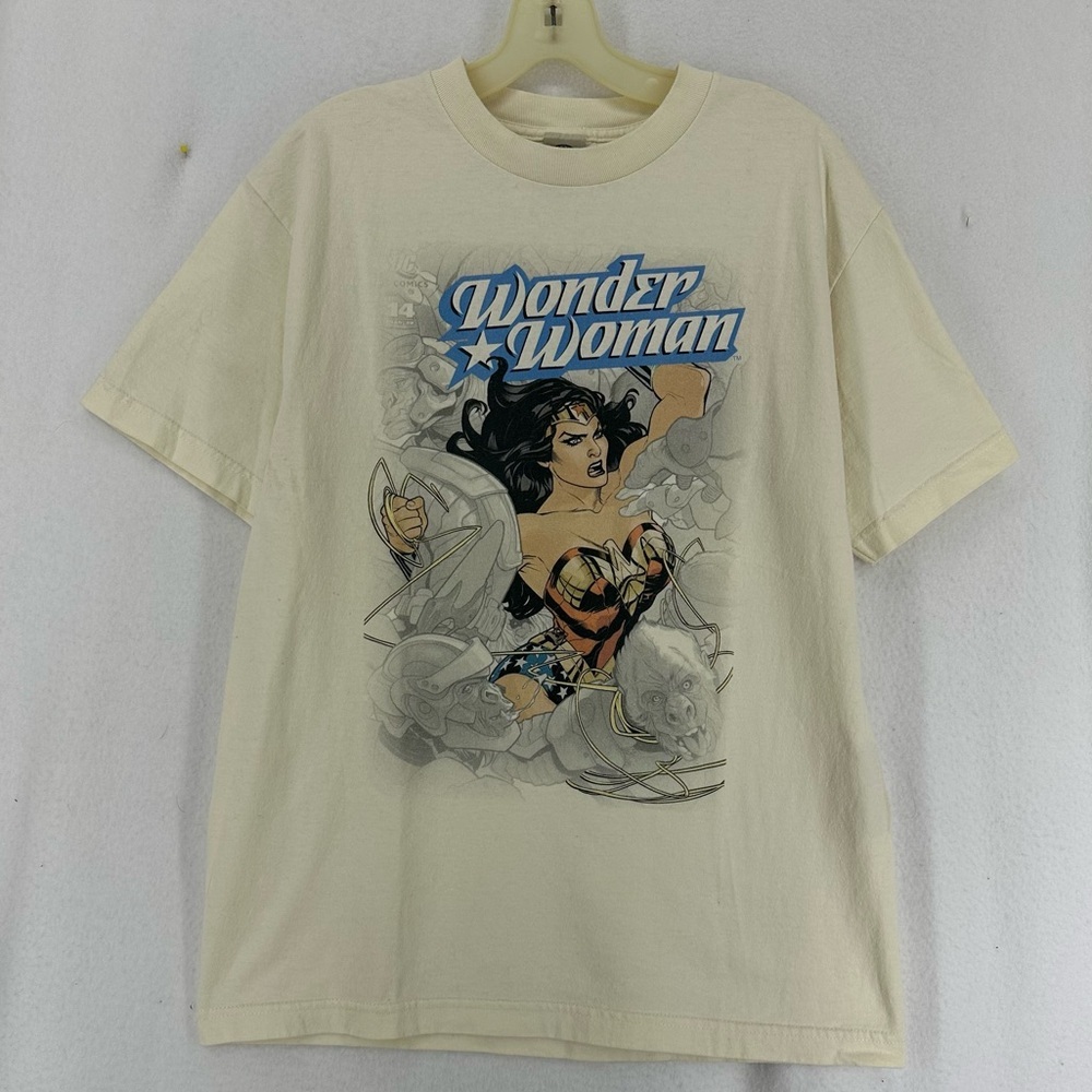DC Comics Retro Style Wonder Woman Stance Classic T-Shirt Mens Medium Beige